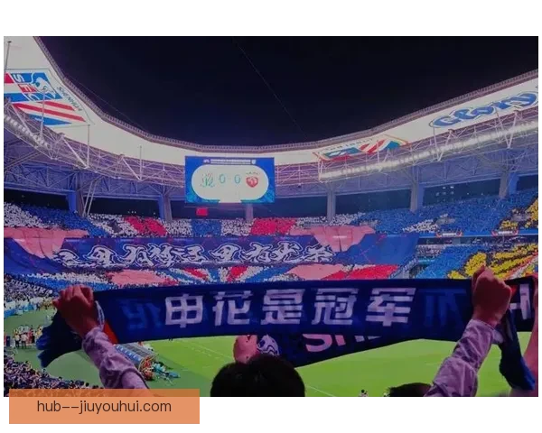 那不勒斯边锋克瓦拉茨赫利亚经纪人现身巴黎引发转会猜测